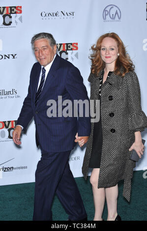 LOS ANGELES, CA. Dicembre 02, 2007: Tony Bennett & Susan Crow al film Rock: una celebrazione di musica di film presso il Teatro Kodak, Hollywood. © 2007 Paul Smith / Featureflash Foto Stock