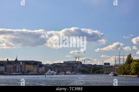 Pomeriggio soleggiato panorama su Gamla Stan a Stoccolma, Svezia Foto Stock