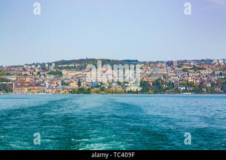 Vista della città di Losanna preso dal Lago di Ginevra Foto Stock