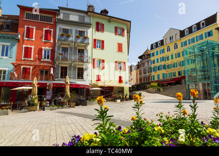 Città vecchia di edifici a Evian-les-Bains città in Francia Foto Stock