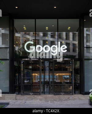Ingresso di Google NEL REGNO UNITO gli uffici della sede centrale in Pancras Square vicino a Kings Cross a Londra, Inghilterra Foto Stock