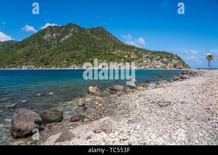 Strand am Fischerdorf Scotts Head an der Südwestküste der Insel Dominica, Karibik, Mittelamerika | Scotts Head Beach sulla costa sud occidentale di domin Foto Stock