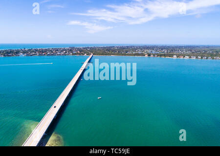 Florida, Sanibel Island Causeway, San Carlos Bay, vista aerea dall'alto, FL190514d30 Foto Stock