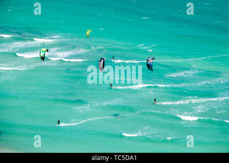 Miami Beach Florida, North Beach, Oceano Atlantico, kiteboarding kitesurf kitesurfers, sport acquatici, FL190331025 Foto Stock