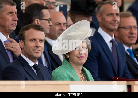 I leader del mondo tra cui la Regina Elisabetta II e il presidente Donald Trump dal Regno Unito, negli Stati Uniti e in Europa guarda il D-Day 75 evento nazionale a Portsmouth, Regno Unito. Foto Stock