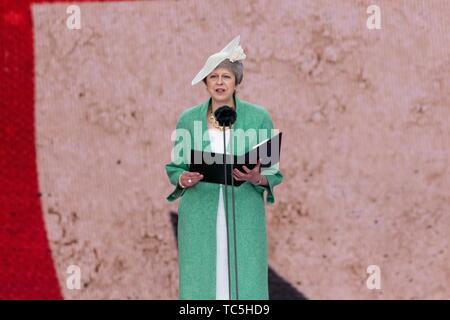 I leader del mondo tra cui la Regina Elisabetta II e il presidente Donald Trump dal Regno Unito, negli Stati Uniti e in Europa guarda il D-Day 75 evento nazionale a Portsmouth, Regno Unito. Foto Stock