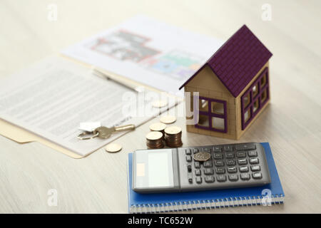 Tasto Home Immobiliare di proprietà di prestito il concetto di vendita Foto Stock
