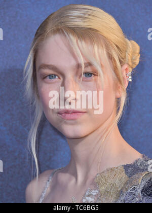 Hollywood, Stati Uniti. 04 Giugno, 2019. HOLLYWOOD e LOS ANGELES, CALIFORNIA, STATI UNITI D'America - 04 giugno: attrice Hunter Schafer indossa gioielli Repossi arriva a Los Angeles prima di HBO "Euforia" tenutasi presso la ArcLight Glossari Affini Dome in giugno 4, 2019 a Hollywood e Los Angeles, California, Stati Uniti. ( Credito: Image Press Agency/Alamy Live News Foto Stock