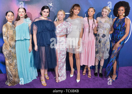 Hollywood, Stati Uniti. 04 Giugno, 2019. HOLLYWOOD e LOS ANGELES, CALIFORNIA, STATI UNITI D'America - 04 giugno: attrici Alexa Demie, Maude Apatow, Barbie Ferreira, Sydney Sweeney, Zendaya Coleman, Storm Reid, cacciatore Schafer e Nika Williams arriva a Los Angeles prima di HBO "Euforia" tenutasi presso la ArcLight Glossari Affini Dome in giugno 4, 2019 a Hollywood e Los Angeles, California, Stati Uniti. ( Credito: Image Press Agency/Alamy Live News Foto Stock