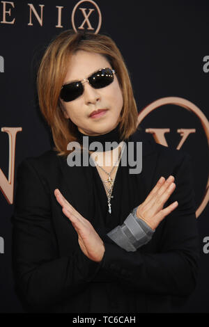 Hollywood, California, USA. Il 4 giugno, 2019. Yoshiki 06/04/2019 "Dark Phoenix" Premiere tenutasi presso la leva TCL Teatro Cinese a Hollywood, CA Foto di Kazuki Hirata/HollywoodNewsWire.co Credito: Hollywood News filo Inc./Alamy Live News Foto Stock