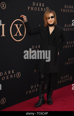 Hollywood, California, USA. Il 4 giugno, 2019. Yoshiki 06/04/2019 "Dark Phoenix" Premiere tenutasi presso la leva TCL Teatro Cinese a Hollywood, CA Foto di Kazuki Hirata/HollywoodNewsWire.co Credito: Hollywood News filo Inc./Alamy Live News Foto Stock