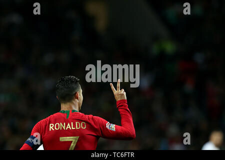 Giugno 5, 2019, Porto, Portogallo: il Portogallo in avanti CRISTIANO RONALDO festeggia dopo aver segnato un secondo obiettivo durante la UEFA Nazioni Semi-Final League Football Match Portogallo vs Svizzera, al Dragao Stadium. Credito: Pedro Fiuza/ZUMA filo/Alamy Live News Foto Stock