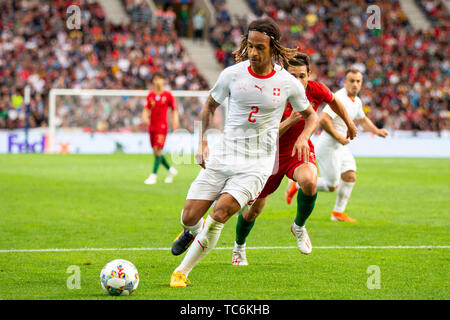 Porto, Portogallo. 05 Giugno, 2019. La Svizzera player, Kevin Mbabu in azione durante la UEFA Nazioni League finali al Dragon Stadium di Porto, Portogallo. ( Portogallo 3:1 Svizzera ) Credito: SOPA Immagini limitata/Alamy Live News Foto Stock