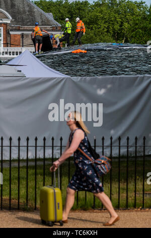 Londra, Regno Unito. 05 Giugno, 2019. Serpentine Pavilion 2019, progettato da Tokyo in base Junya Ishigami + Associates. Si apre il 21 giugno. Credito: Guy Bell/Alamy Live News Foto Stock