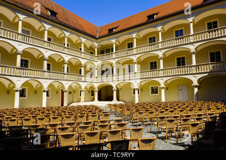 Pronto per le prestazioni in Thon-Dittmer-Palais cortile, Regensburg, Alto Palatinato, Baviera, Germania. Foto Stock