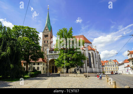 Vista della cattedrale di Santa Maria a Augsburg, Schwaben, Svevia, Baviera, Baviera, Germania. La Baviera è una delle più antiche città della Germania. Foto Stock