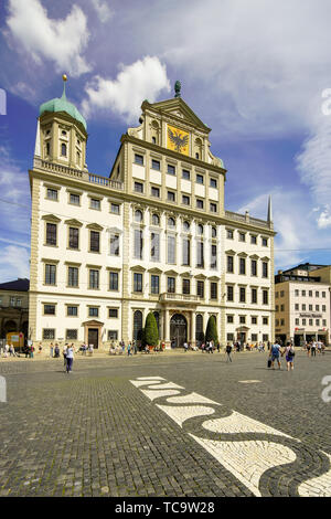 Vista di notevole municipio (Rathaus) ad Augsburg, in Baviera, Germania. Foto Stock