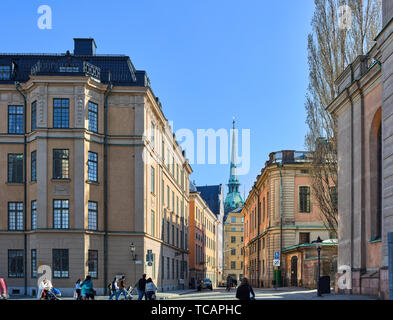 Vista di Slottsbacken e Källargränd in Gamla Stan, Stoccolma, Svezia Foto Stock