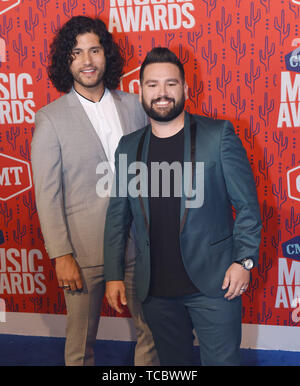 NASHVILLE, Tennessee - Giugno 05: Dan Smyers e Shay Mooney Dan Shay frequentare il 2019 CMT Music Awards a Bridgestone Arena a giugno 05, 2019 a Nashville, nel Tennessee. Foto: Nathan Cox per imageSPACE/MediaPunch Foto Stock