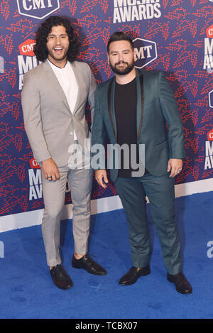 NASHVILLE, Tennessee - Giugno 05: Dan Smyers e Shay Mooney Dan Shay frequentare il 2019 CMT Music Awards a Bridgestone Arena a giugno 05, 2019 a Nashville, nel Tennessee. Foto: Nathan Cox per imageSPACE/MediaPunch Foto Stock