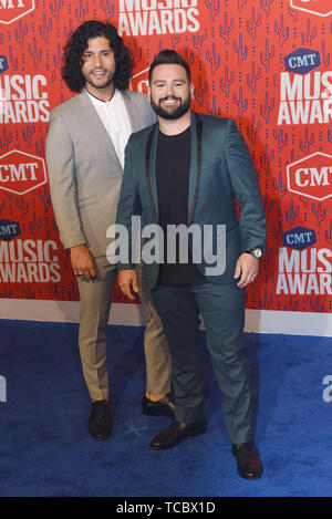 NASHVILLE, Tennessee - Giugno 05: Dan Smyers e Shay Mooney Dan Shay frequentare il 2019 CMT Music Awards a Bridgestone Arena a giugno 05, 2019 a Nashville, nel Tennessee. Foto: Nathan Cox per imageSPACE/MediaPunch Foto Stock