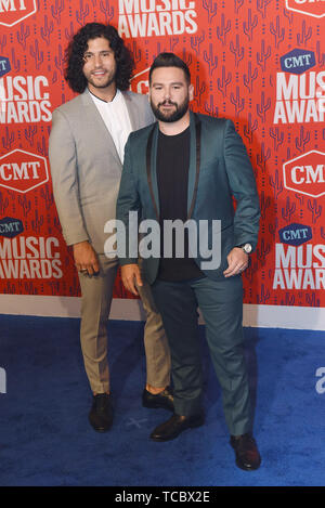 NASHVILLE, Tennessee - Giugno 05: Dan Smyers e Shay Mooney Dan Shay frequentare il 2019 CMT Music Awards a Bridgestone Arena a giugno 05, 2019 a Nashville, nel Tennessee. Foto: Nathan Cox per imageSPACE/MediaPunch Foto Stock