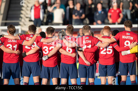 Londra, Regno Unito. 06 GIU, 2019. Team Gran Bretagna schierate durante la sessione di apertura durante il connettore FIH Pro League match tra Gran Bretagna vs Germania (uomini) a Lea Valley Hockey e il Centro Tennis di Giovedì, Giugno 06, 2019 a Londra Inghilterra. (Solo uso editoriale, è richiesta una licenza per uso commerciale. Nessun uso in scommesse, giochi o un singolo giocatore/club/league pubblicazioni.) Credito: Taka G Wu Credito: Taka Wu/Alamy Live News Foto Stock