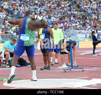 Roma, Italia - Jun 06: Darrel Hill NEGLI STATI UNITI D' AMERICA compete in uomini colpo messo evento durante la IAAF Diamond League 2019 Golden Gala Pietro Mennea a Roma (credito: Mickael Chavet/Zuma/Alamy Live News) Foto Stock