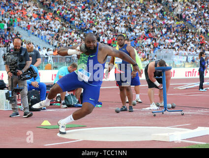 Roma, Italia - Jun 06: Darrel Hill NEGLI STATI UNITI D' AMERICA compete in uomini colpo messo evento durante la IAAF Diamond League 2019 Golden Gala Pietro Mennea a Roma (credito: Mickael Chavet/Zuma/Alamy Live News) Foto Stock