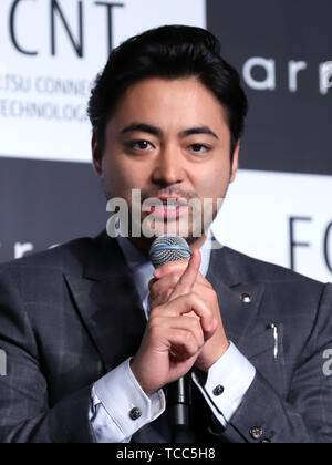 Tokyo, Giappone. Il 7 giugno, 2019. Attore giapponese Takayuki Yamada partecipa ad un evento promozionale di Fujitsu collegato tecnologie" nuova smart phone serie 'frecce' a Tokyo il Venerdì, 7 giugno 2019. Credito: Yoshio Tsunoda/AFLO/Alamy Live News Foto Stock