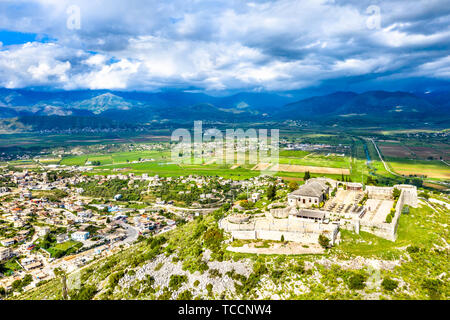 Veduta aerea del castello di Lekuresi in Saranda, Albania Foto Stock