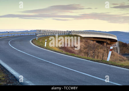 Ponte tra Devinska Nova Ves e Zahorska Bystrica, Slovacchia Foto Stock