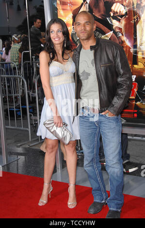 LOS ANGELES, CA. Luglio 31, 2007: Amaury Nolasco & ragazza Dayanara Torres presso il Los Angeles premiere di 'Rush Hour 3' a Grauman's Chinese Theater di Hollywood. © 2007 Paul Smith / Featureflash Foto Stock