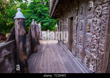 Monastero Shwenandaw a Mandalay, Myanmar Foto Stock