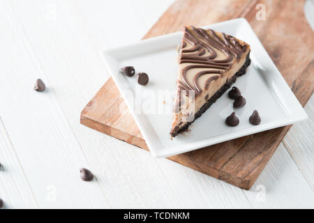Il cioccolato burro di arachidi swirl cheesecake dessert Foto Stock