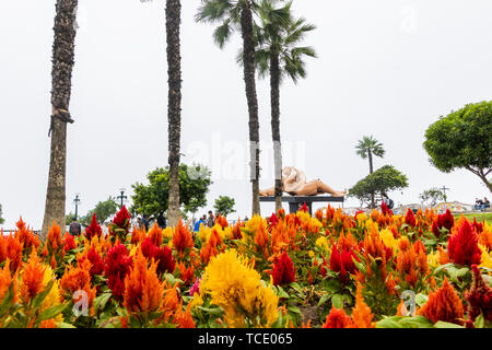 Tipicamente nebbioso giorno, nel Parque del Amor, amanti park, Miraflores Lima, soprannominato El Gris, il grigio, Perù, Foto Stock