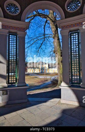 Vista da Haga Echo Temple (Ekotemplet) di Gustav III del padiglione, Hagaparken, Solna, Stoccolma, Svezia e Scandinavia Foto Stock