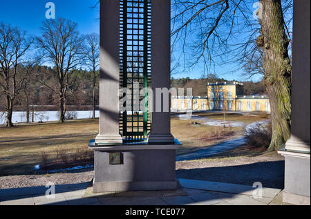 Vista da Haga Echo Temple (Ekotemplet) di Gustav III del padiglione, Hagaparken, Solna, Stoccolma, Svezia e Scandinavia Foto Stock