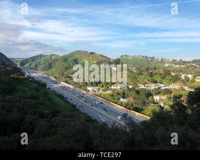 Autostrada 405 vicino al Bel Air, Los Angeles, California, Stati Uniti Foto Stock