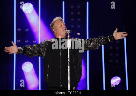 6 giugno 2019 - Nashville, Tennessee, Stati Uniti - 06 Giugno 2019 - Nashville, Tennessee - Rascal Flatts. Gary LeVox.2019 CMA Music Fest concerto serale tenutosi a Nissan Stadium. Photo credit: Federico Breedon/AdMedia (credito Immagine: © Federico Breedon/AdMedia via ZUMA filo) Foto Stock