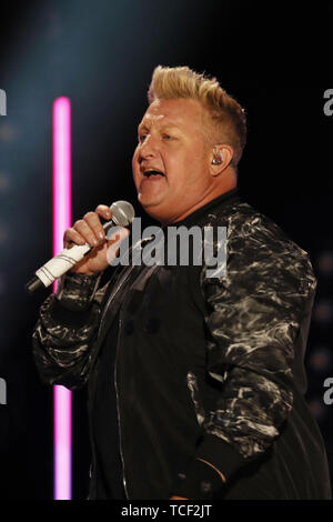 6 giugno 2019 - Nashville, Tennessee, Stati Uniti - 06 Giugno 2019 - Nashville, Tennessee - Rascal Flatts. Gary LeVox.2019 CMA Music Fest concerto serale tenutosi a Nissan Stadium. Photo credit: Federico Breedon/AdMedia (credito Immagine: © Federico Breedon/AdMedia via ZUMA filo) Foto Stock