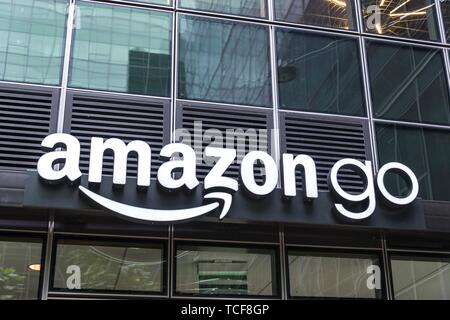 Andare Amazon Store, American automatizzato della catena di supermercati, supermercato senza contanti, Seattle, Washington, USA, America del Nord Foto Stock