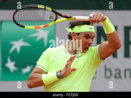 Rafael Nadal durante l'uomo Semi finale degli Open di Francia al Roland Garros di Parigi. Foto Stock