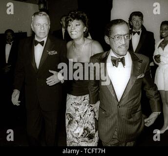 Sammy Davis Jr Dionne Warwick Frank Sinatra 1989 John Barrett/PHOTOlink.net Foto Stock