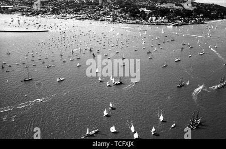 Vela - Cowes Week 1990 Cowes, Isle of Wight Foto di Tony Henshaw Foto Stock