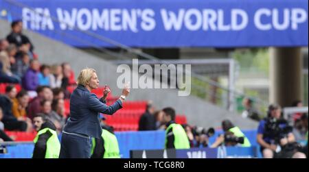 Rennes, Francia. Il giorno 08 Giugno, 2019. firo: 08.06.2019, calcio, le donne, le donne, 2018/2019, della Coppa del Mondo FIFA in Francia, Coppa del Mondo Donne, squadra nazionale, Germania, GER - Cina Bundescoach Martina VOSS-TECKLENBURG, GER, gesto | Credit: dpa/Alamy Live News Foto Stock