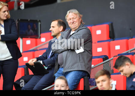 Rennes, Frankreich. Il giorno 08 Giugno, 2019. Ex-Bundescoach Horst Hrubesch visite Rennes, 08.06.2019, Rennes (Francia), calcio, fifa, Coppa del Mondo Donne 2019, Germania - Cina, FIFA VIETANO QUALSIASI USO DI FOTOGRAFIE come sequenze di immagini e/o quasi video. | Utilizzo di credito in tutto il mondo: dpa/Alamy Live News Foto Stock