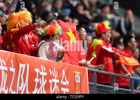 Rennes, Frankreich. Il giorno 08 Giugno, 2019. Ventagli cinesi, 08.06.2019, Rennes (Francia), calcio, fifa, Coppa del Mondo Donne 2019, Germania - Cina, FIFA VIETANO QUALSIASI USO DI FOTOGRAFIE come sequenze di immagini e/o quasi video. | Utilizzo di credito in tutto il mondo: dpa/Alamy Live News Foto Stock