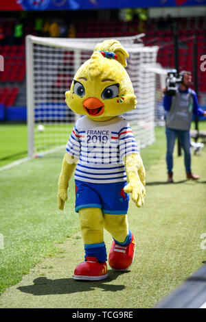 Rennes, Frankreich. Il giorno 08 Giugno, 2019. Coppa del mondo Ettie mascotte, 08.06.2019, Rennes (Francia), calcio, fifa, Coppa del Mondo Donne 2019, Germania - Cina, FIFA VIETANO QUALSIASI USO DI FOTOGRAFIE come sequenze di immagini e/o quasi video. | Utilizzo di credito in tutto il mondo: dpa/Alamy Live News Foto Stock