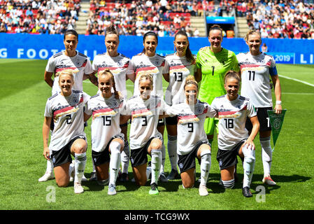 Rennes, Frankreich. Il giorno 08 Giugno, 2019. Teamfoto Germania, 08.06.2019, Rennes (Francia), calcio, fifa, Coppa del Mondo Donne 2019, Germania - Cina, FIFA VIETANO QUALSIASI USO DI FOTOGRAFIE come sequenze di immagini e/o quasi video. | Utilizzo di credito in tutto il mondo: dpa/Alamy Live News Foto Stock